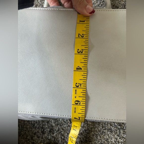 Sol and Selene gray/silver quilted shoulder bag in excellent condition - Picture 9 of 12